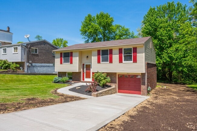 Building Photo - AVAILABLE JULY 1ST! Don't miss this STUNNING & UPDATED 3 bedroom in Baldwin!