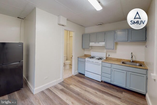 Building Photo - 929 N Calvert St Rental
