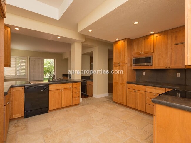 Photo - Extraordinary 3 Bedroom, 3 bath Canyon Lakes Golf Course Home!