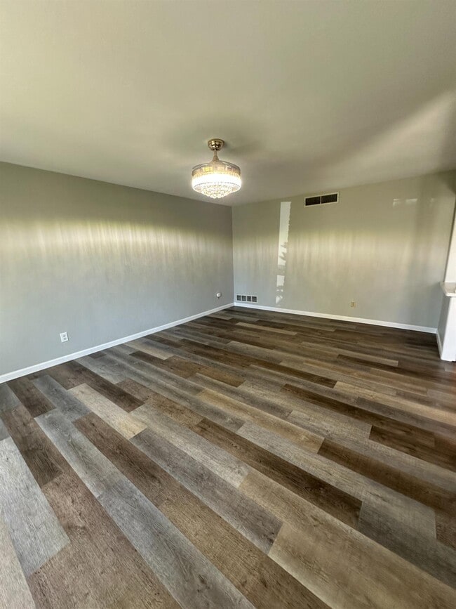 Photo - 1310 W Magill Ave