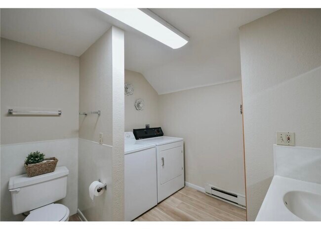 Photo - 576 East Ave Unit 80 East 6th St