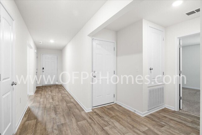 Photo - 4/2 in the heart of Crestview!