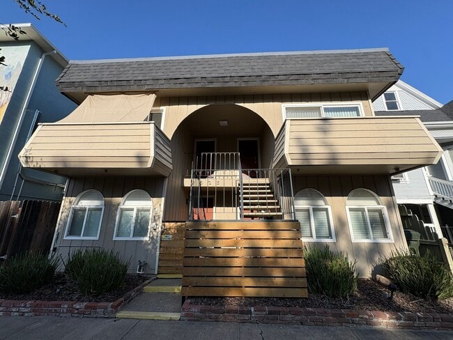 Building Photo - Cute Midtown Unit 2