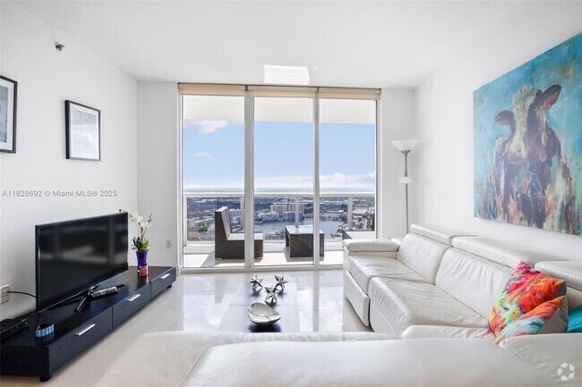 Building Photo - 1800 S Ocean Dr Unit 4006 Rental