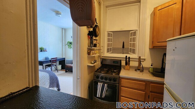 Building Photo - 1111 Boylston St Rental