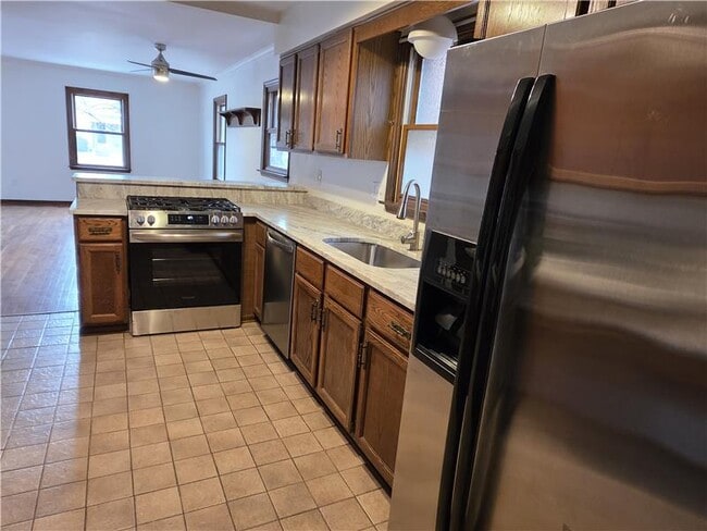 Photo - 28 E Jeffrey Pl