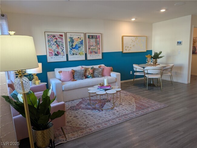 Building Photo - 9428 Emerald Mesa St