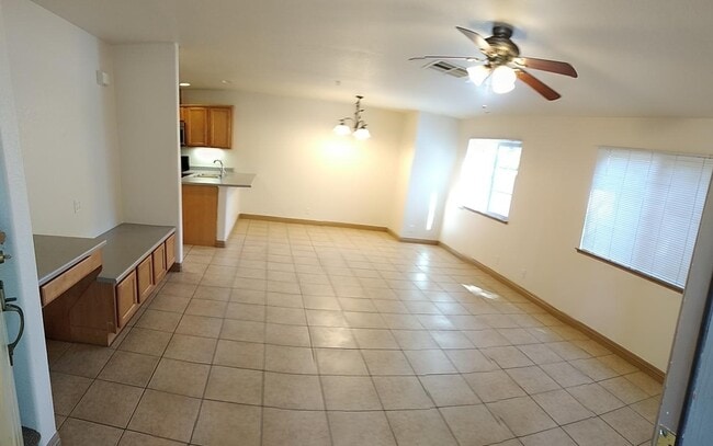 Building Photo - 819 H St Rental