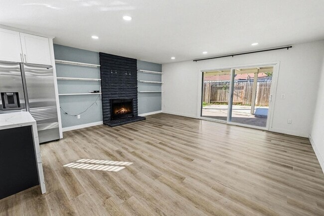 Photo - 201 Dorothy Ct