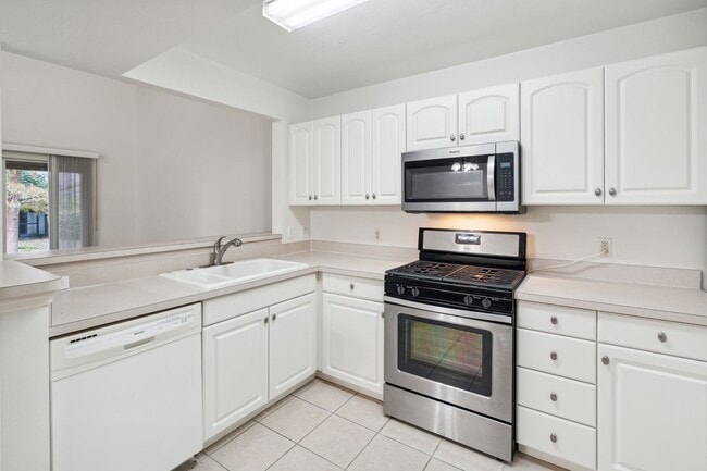 Photo - Townhome in Woods Edge!