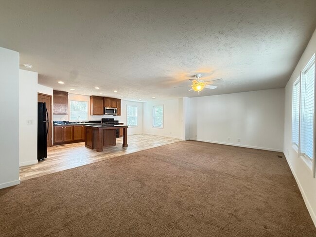 2018 Lark Ln NW