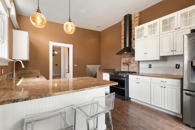 Photo - 58 G St