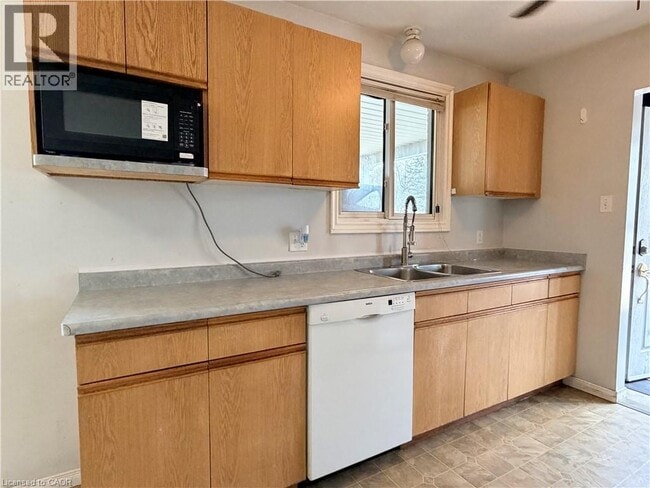 Photo - 259 Camille Crescent