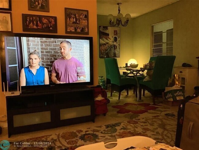 Photo - 3002 Cambridge A Unidad 3002