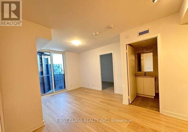 Photo - 30 Tretti Wy Unit 526