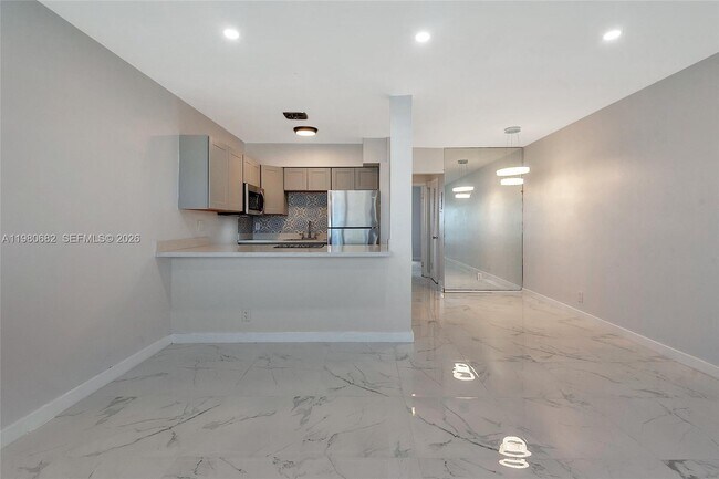 820 SW 11th Ave Unit 14B