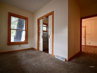Photo - 220 W Allard St