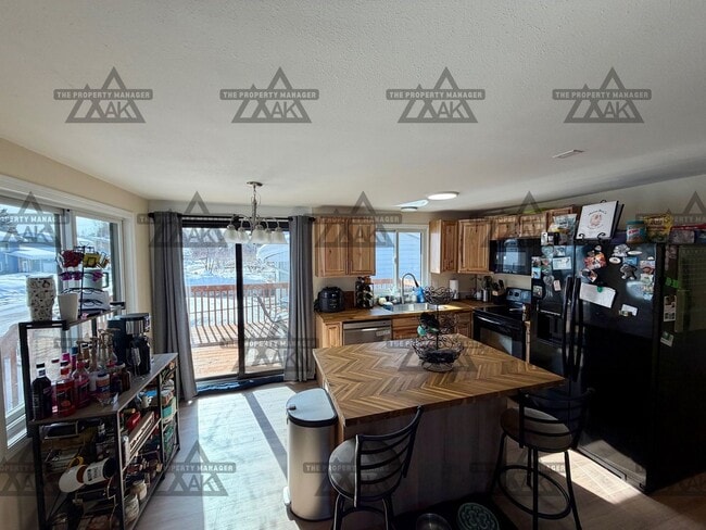 Photo - 4 Bedroom Home in Fairbanks / Washer& Dryer / Cat Friendly