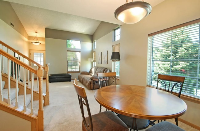 Photo - 140 Bridgewater Trl