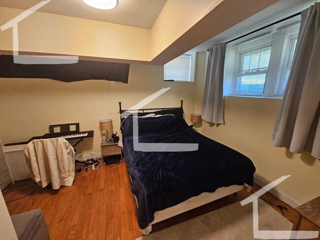 Photo - Two bedroom in Brighton Availalbe 9/1