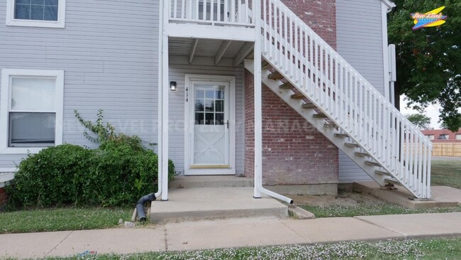 Building Photo - 1717 S Cypress St