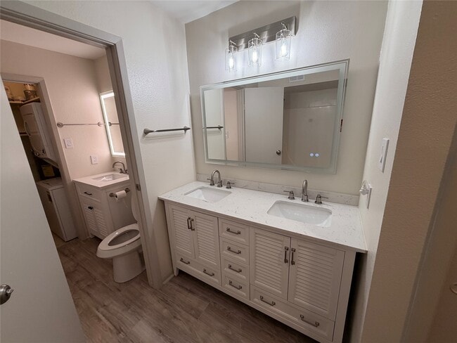 Building Photo - 500 Tiki Dr Unit 103