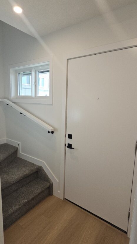 Photo - 18120-18128 28 Ave SW