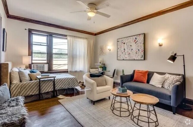 Building Photo - 1367 E 53rd St Unit 201 Rental