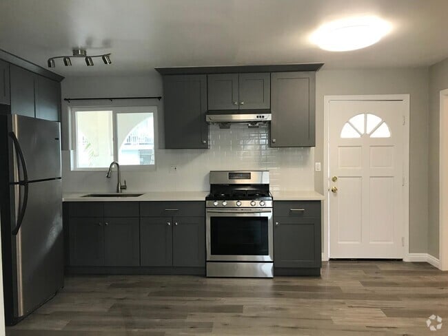 Building Photo - Euclid Unit 1 Rental