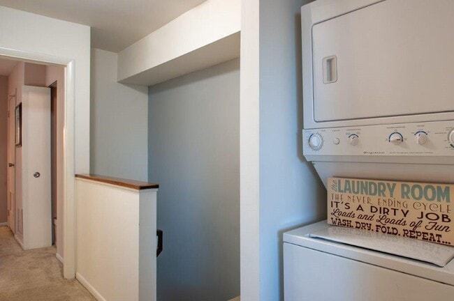 Lakewood Hills Apartments and Townhomes
