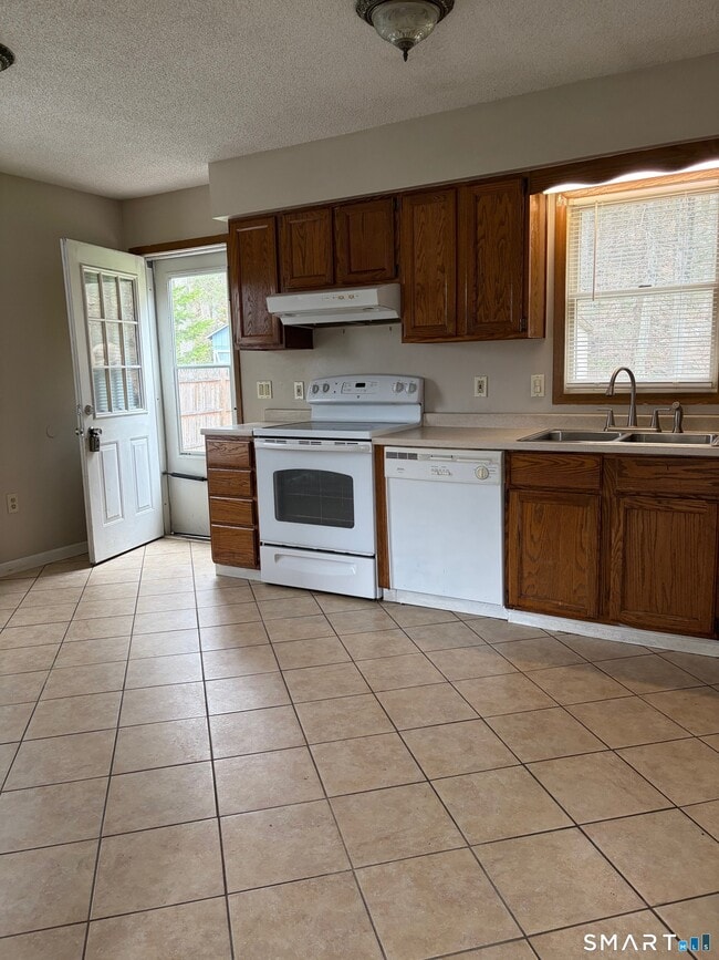 Photo - 158 Daley Dr