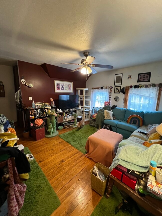 Photo - 39 Farquhar St Unit 3