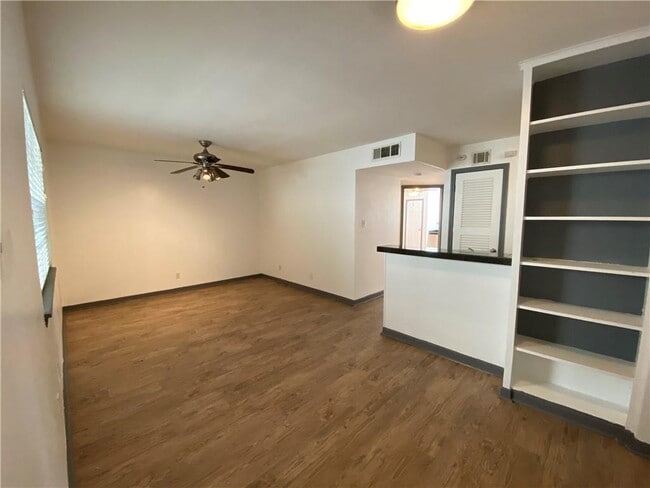 Photo - 4306 Avenue A Unit 113