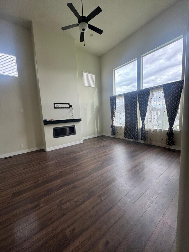 Photo - 1109 W Meridian Dr