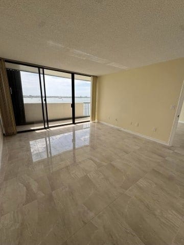Photo - 5200 N Flagler Dr