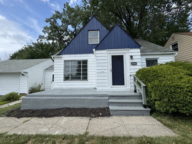 Photo - 18801 Invermere Ave