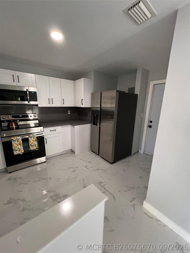 285 NE 43rd St