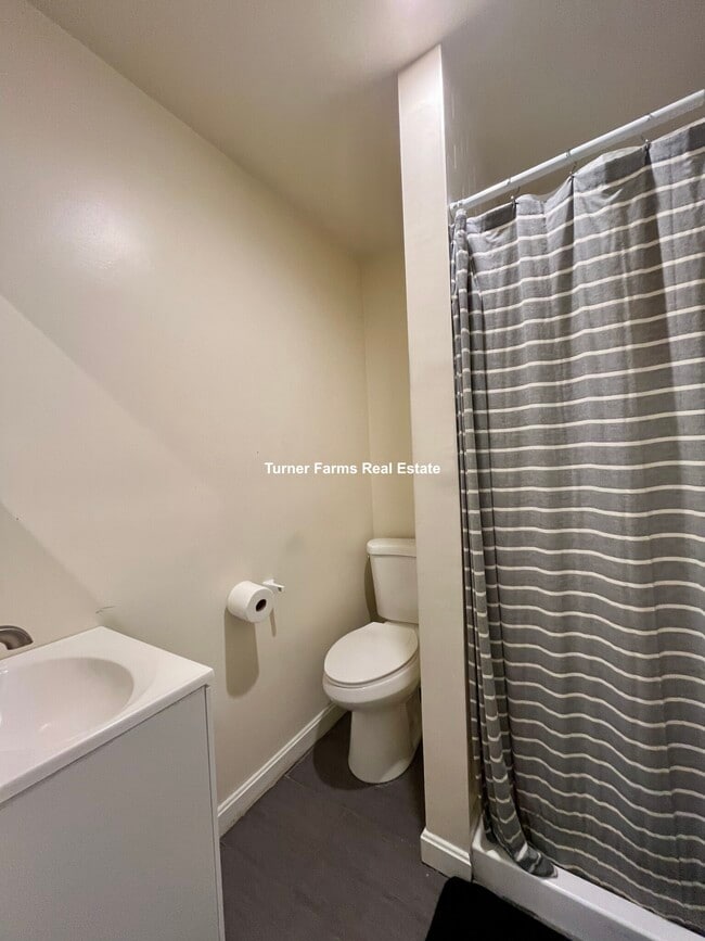 Photo - 525 E 3rd St Unit 2R