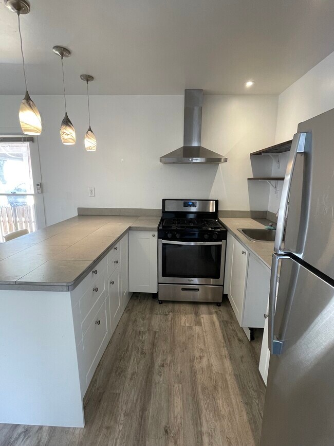 Photo - 1820 N Comal