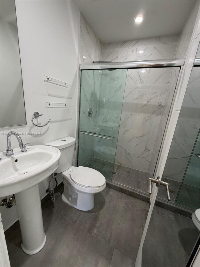 Photo - 3051 SW 27th Ln Apartment Unit 3