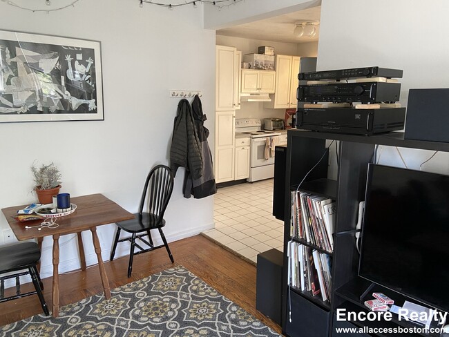 Photo - 26 Haskell St Unit 2