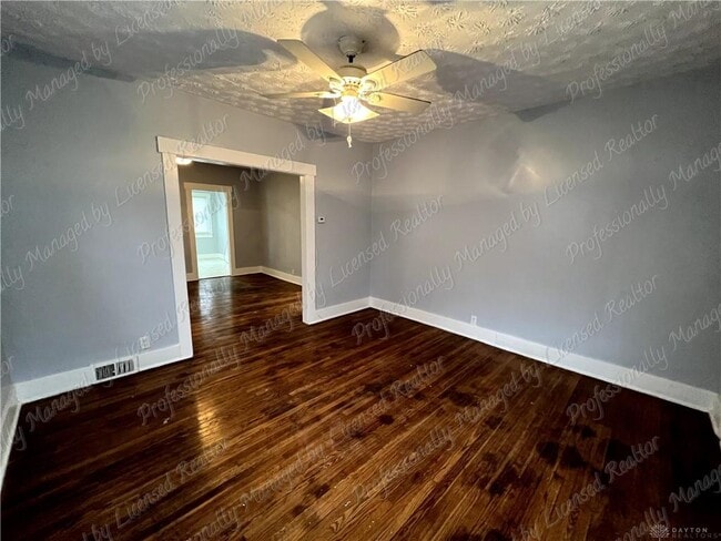 Photo - 44 Bluecrest Ave