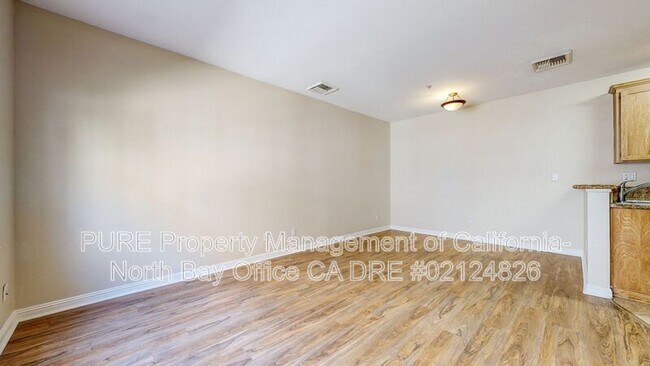 Photo - 110 5th St Unit #4