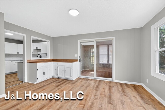 Photo - 1655 Westfield Dr N