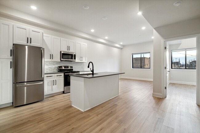 Building Photo - 2157 E Lehigh Ave Unit 513