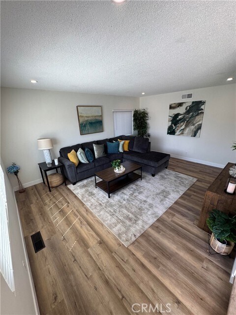 Photo - 1543 W 124th St