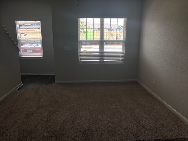 Photo - 225 Chandler Ct