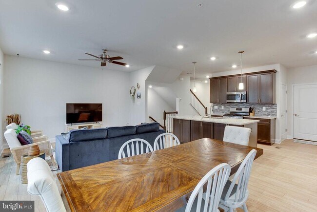 Photo - 1295 Orchid Rd