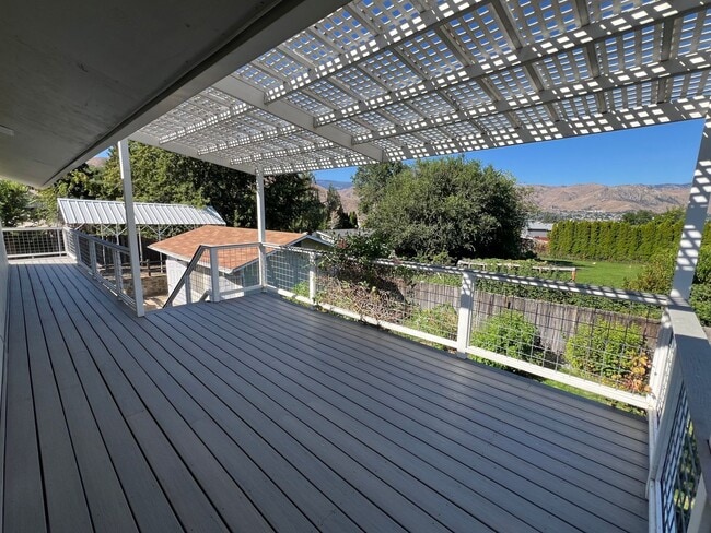 Photo - Spacious 3 bed/2 bath home with RV/Boat pa...