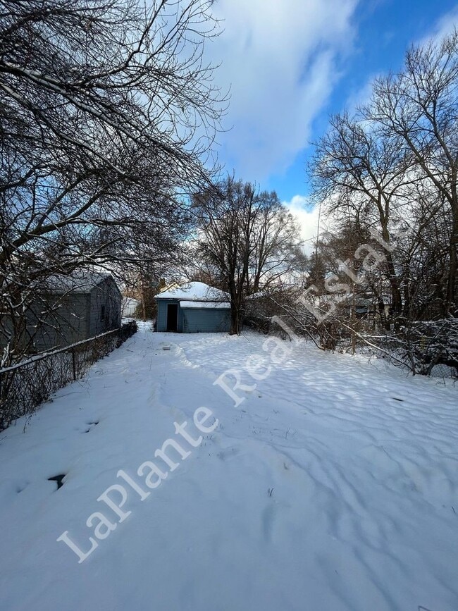 Photo - 1656 Macomber St